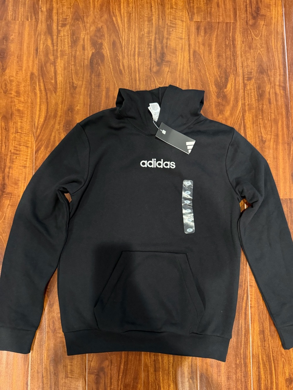 Adidas NWT hooded sweatshirt with logo boys size XLarge 18/20